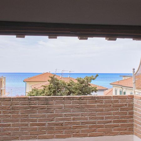 Ferienwohnung Casa Myconis 68Mq A Due Passi Dal Mare Di San Vincenzo Exterior foto