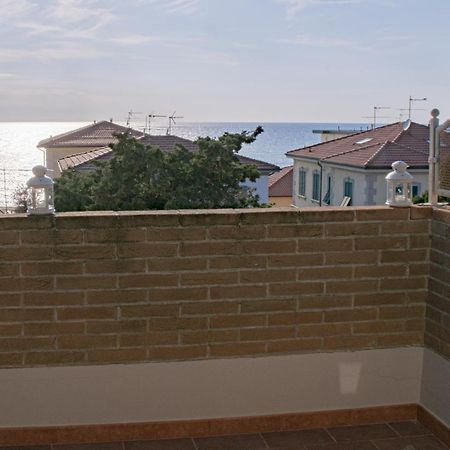 Ferienwohnung Casa Myconis 68Mq A Due Passi Dal Mare Di San Vincenzo Exterior foto